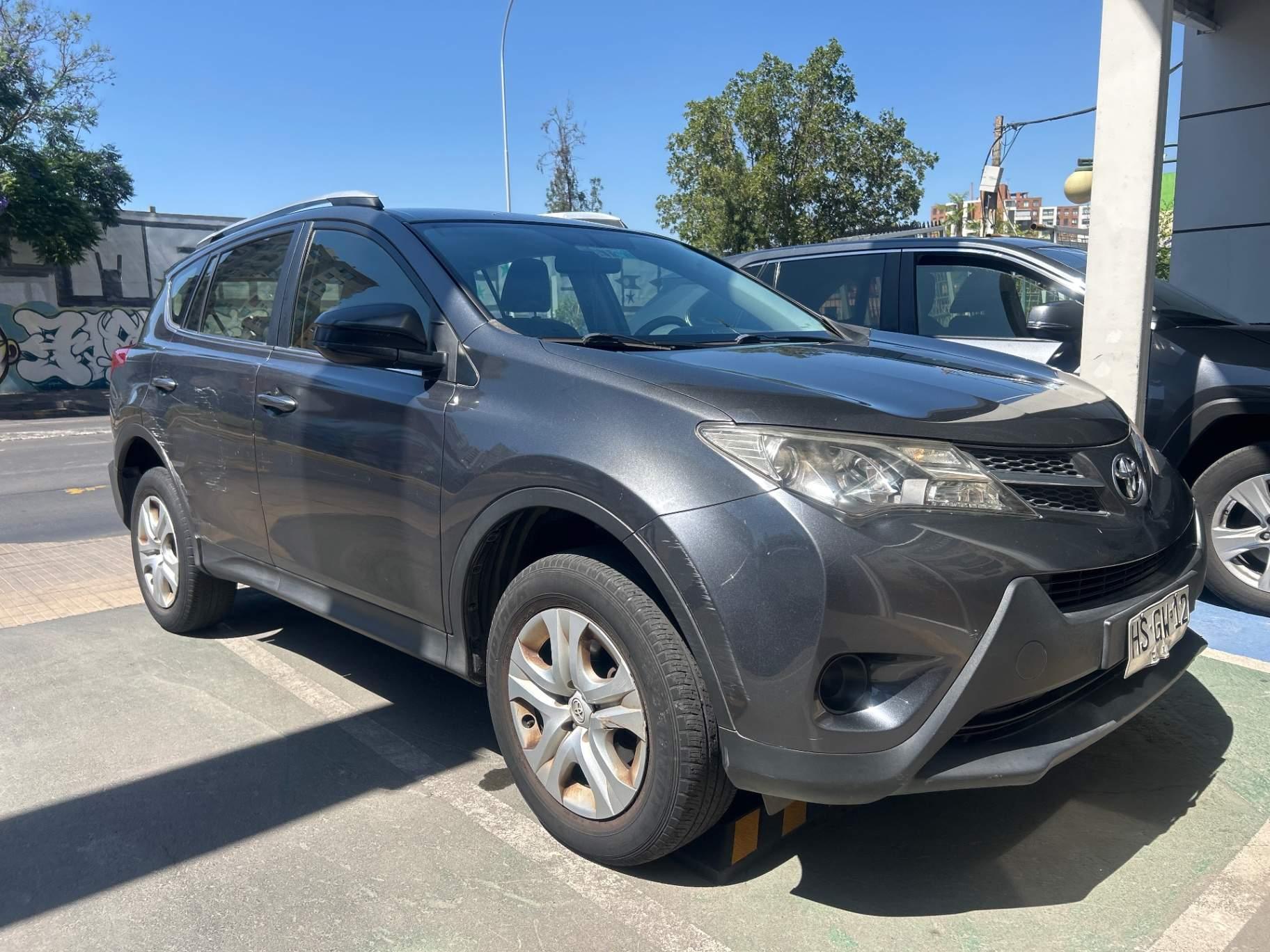 Station Wagon Toyota Rav 4