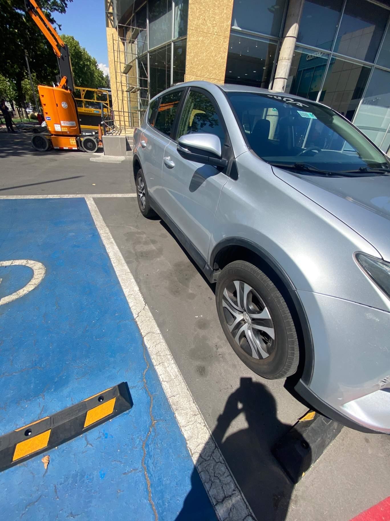 Station Wagon Toyota Rav 4