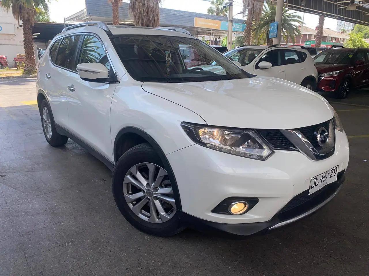 Station Wagon Nissan X-trail