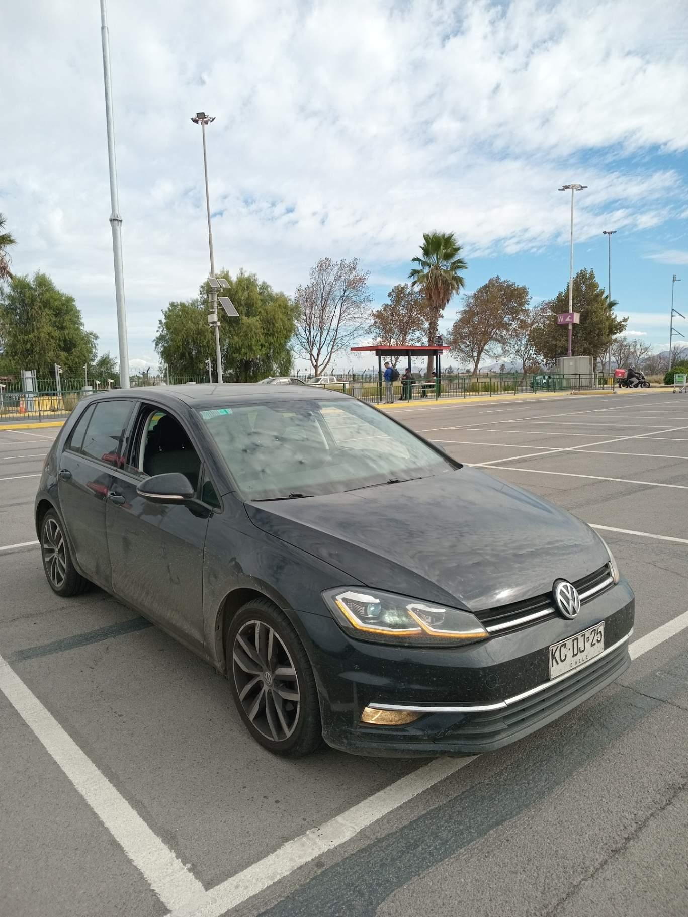 Automovil Volkswagen Golf