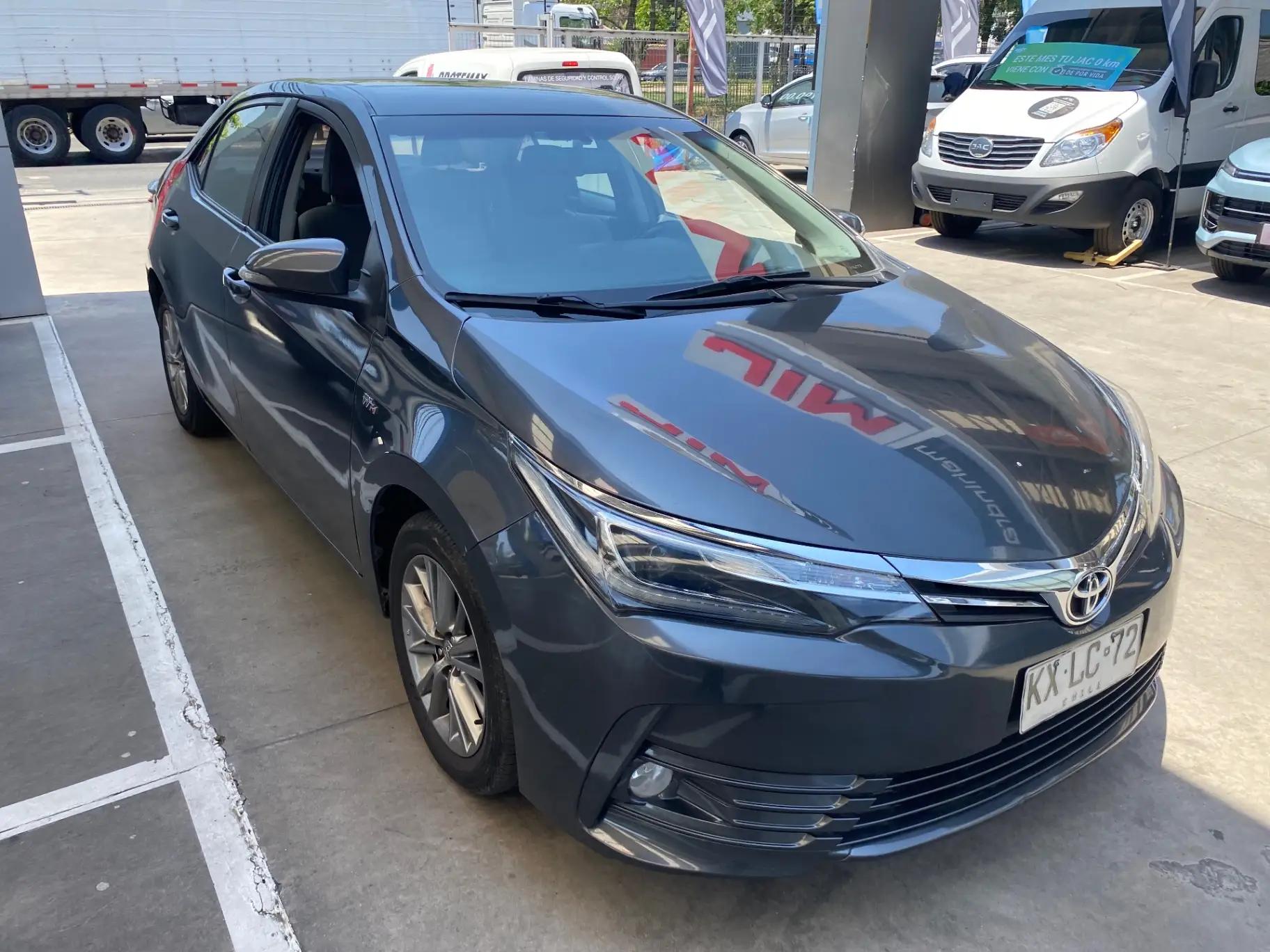 Automovil Toyota Corolla