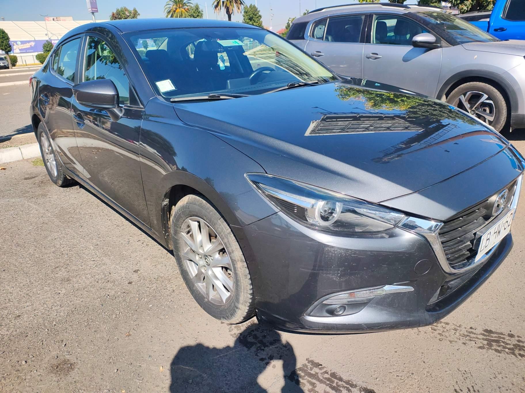 Automovil Mazda 3