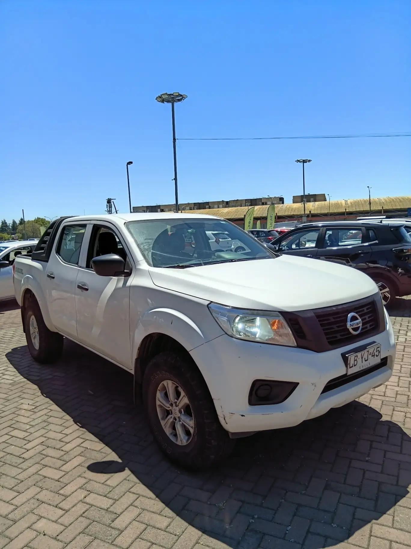 Camioneta Nissan Np300