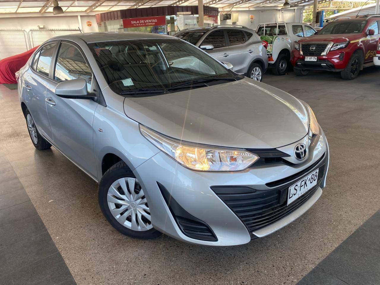 Automovil Toyota Yaris Sedan