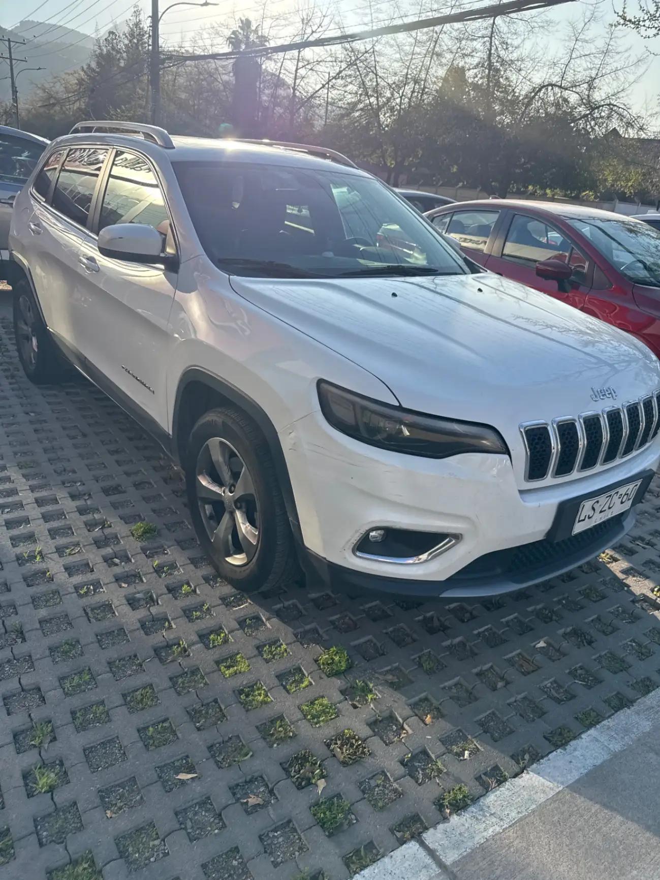 Station Wagon Jeep Cherokee