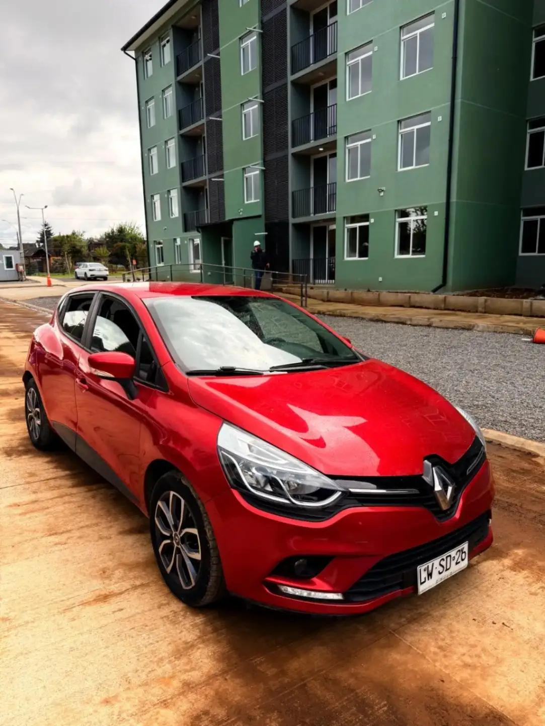 Automovil Renault Clio