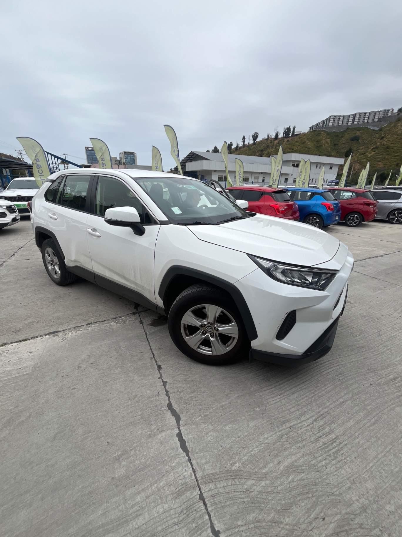 Station Wagon Toyota Rav 4