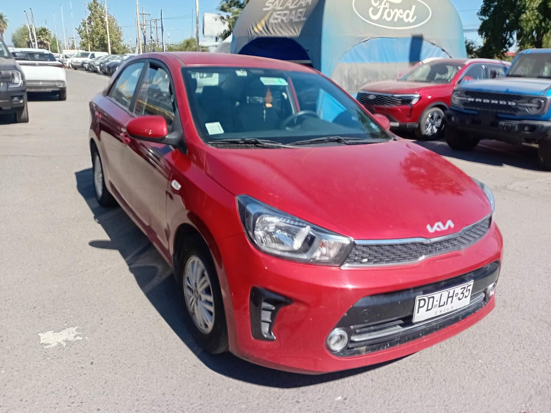 Automovil Kia Soluto