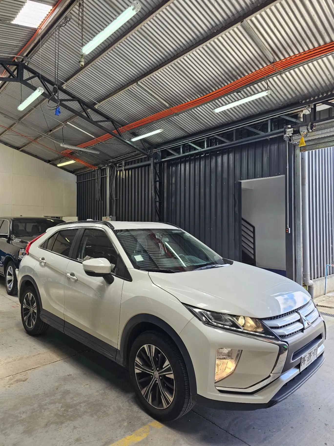 Station Wagon Mitsubishi Eclipse