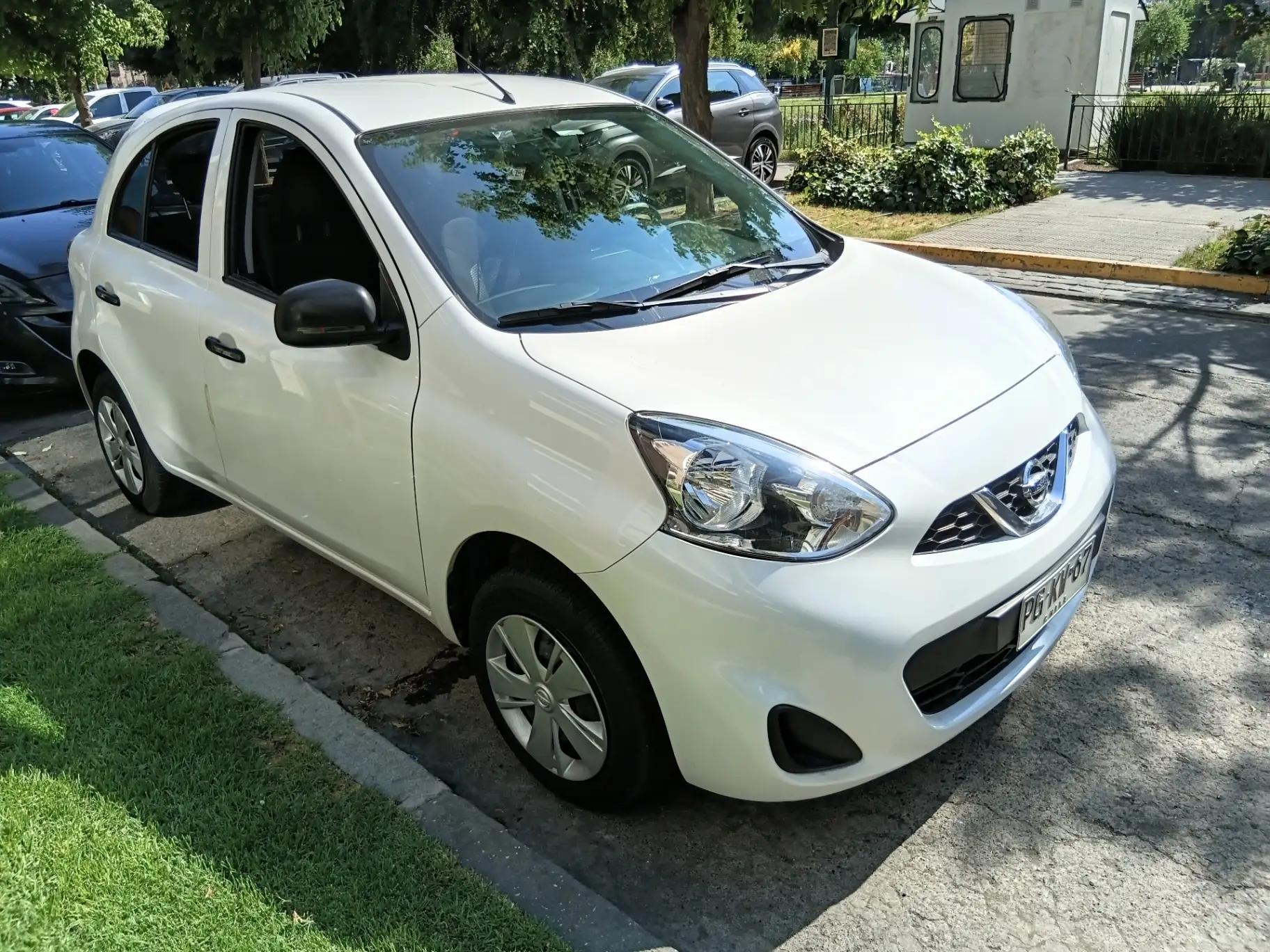 Automovil Nissan March