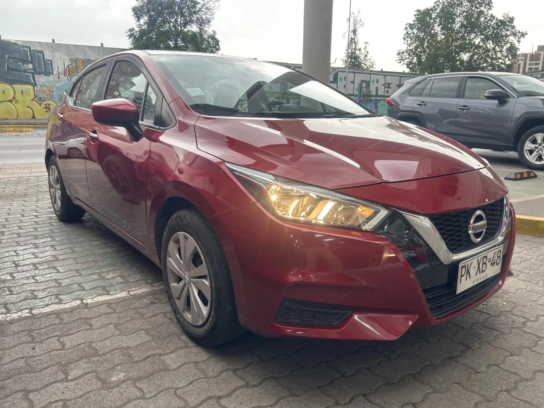 Automovil Nissan Versa