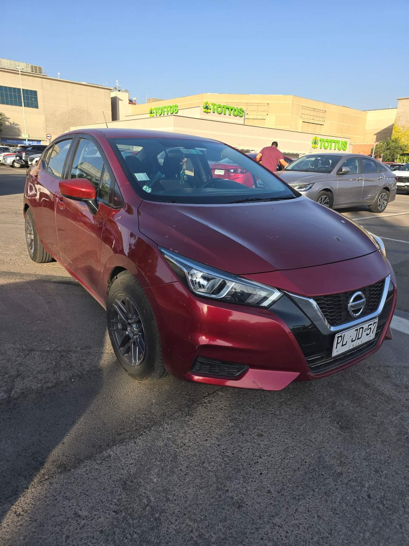 Automovil Nissan Versa