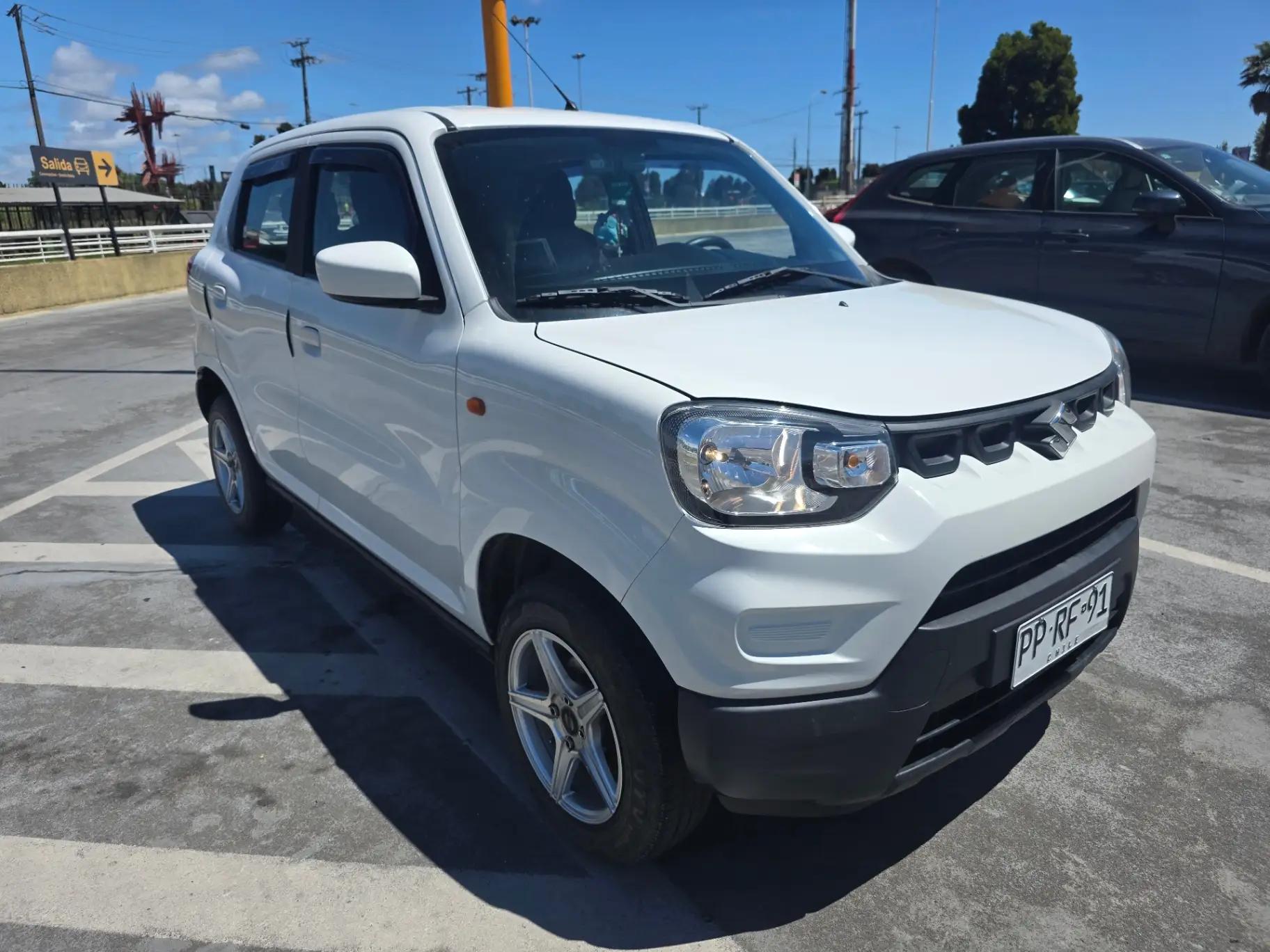 Automovil Suzuki Spresso