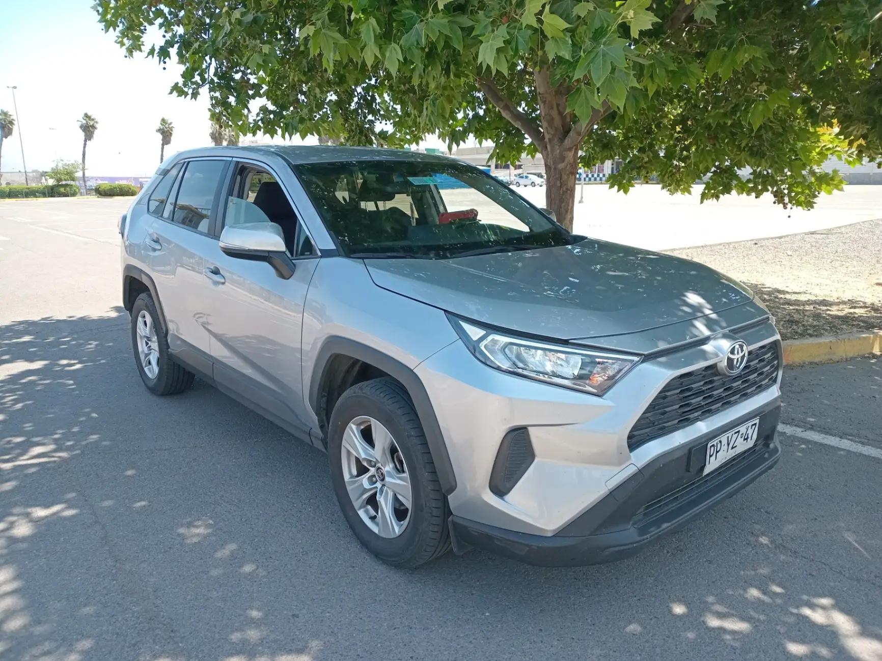 Station Wagon Toyota Rav 4