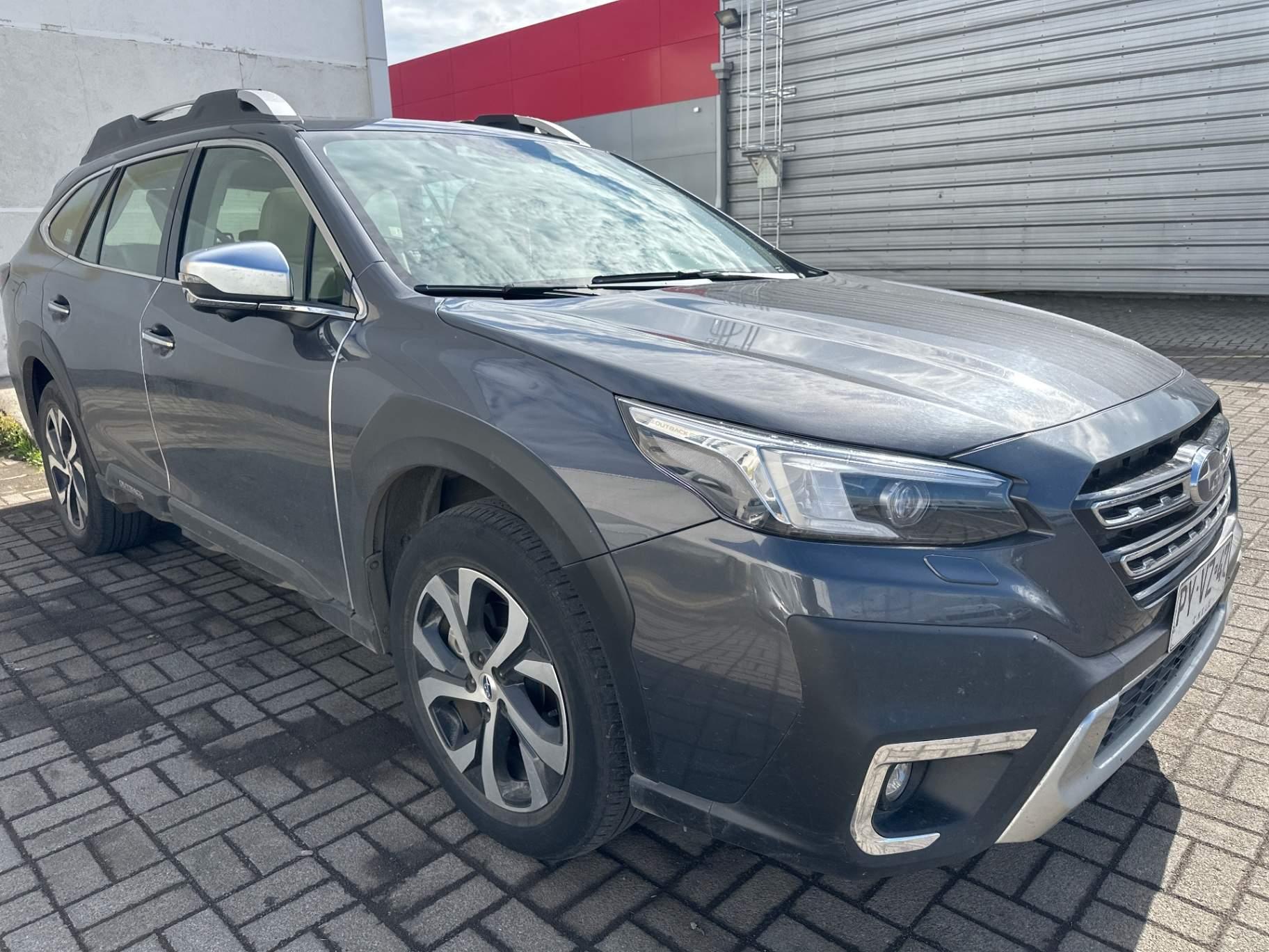 Station Wagon Subaru Outback