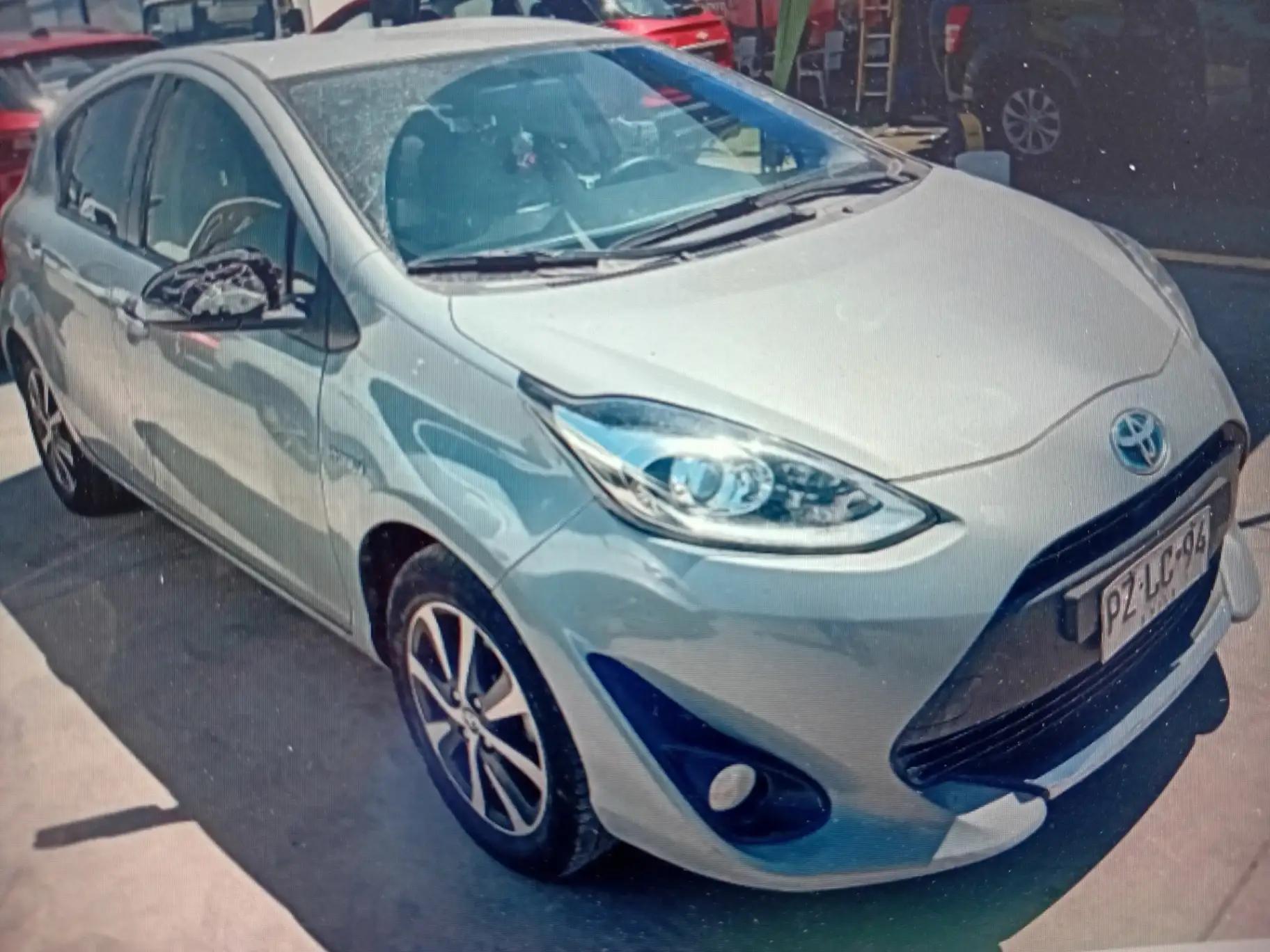 Hatchback Toyota Prius