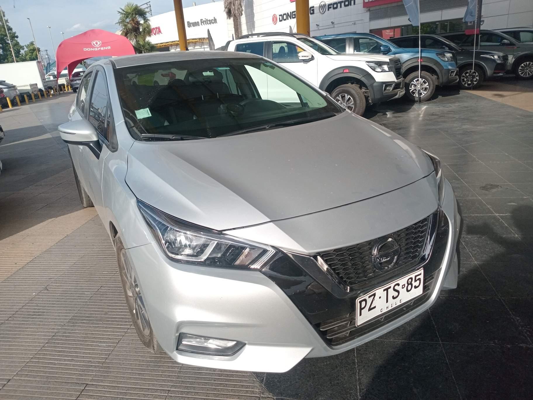 Automovil Nissan Versa