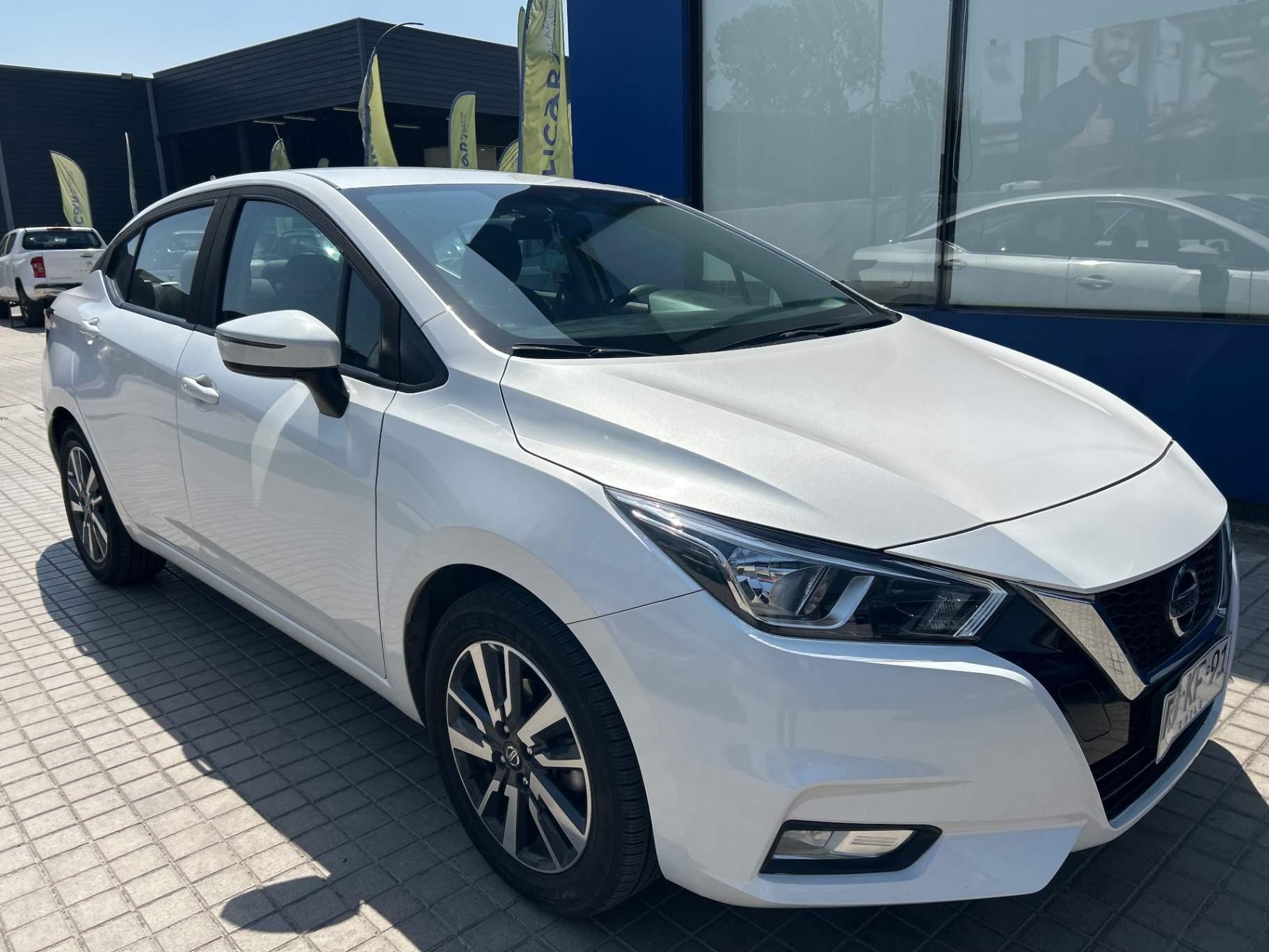 Automovil Nissan Versa