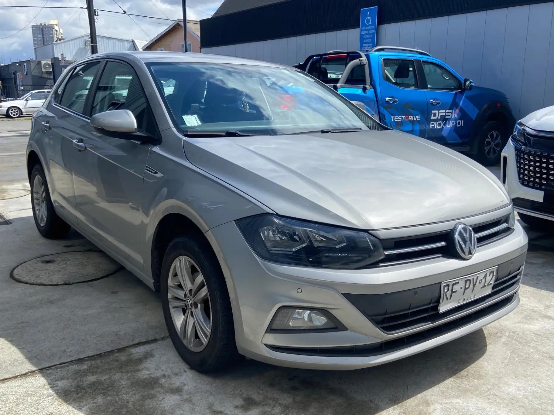 Automovil Volkswagen Polo