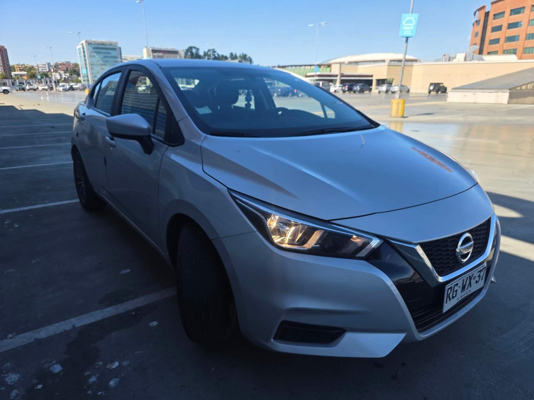 Automovil Nissan Versa