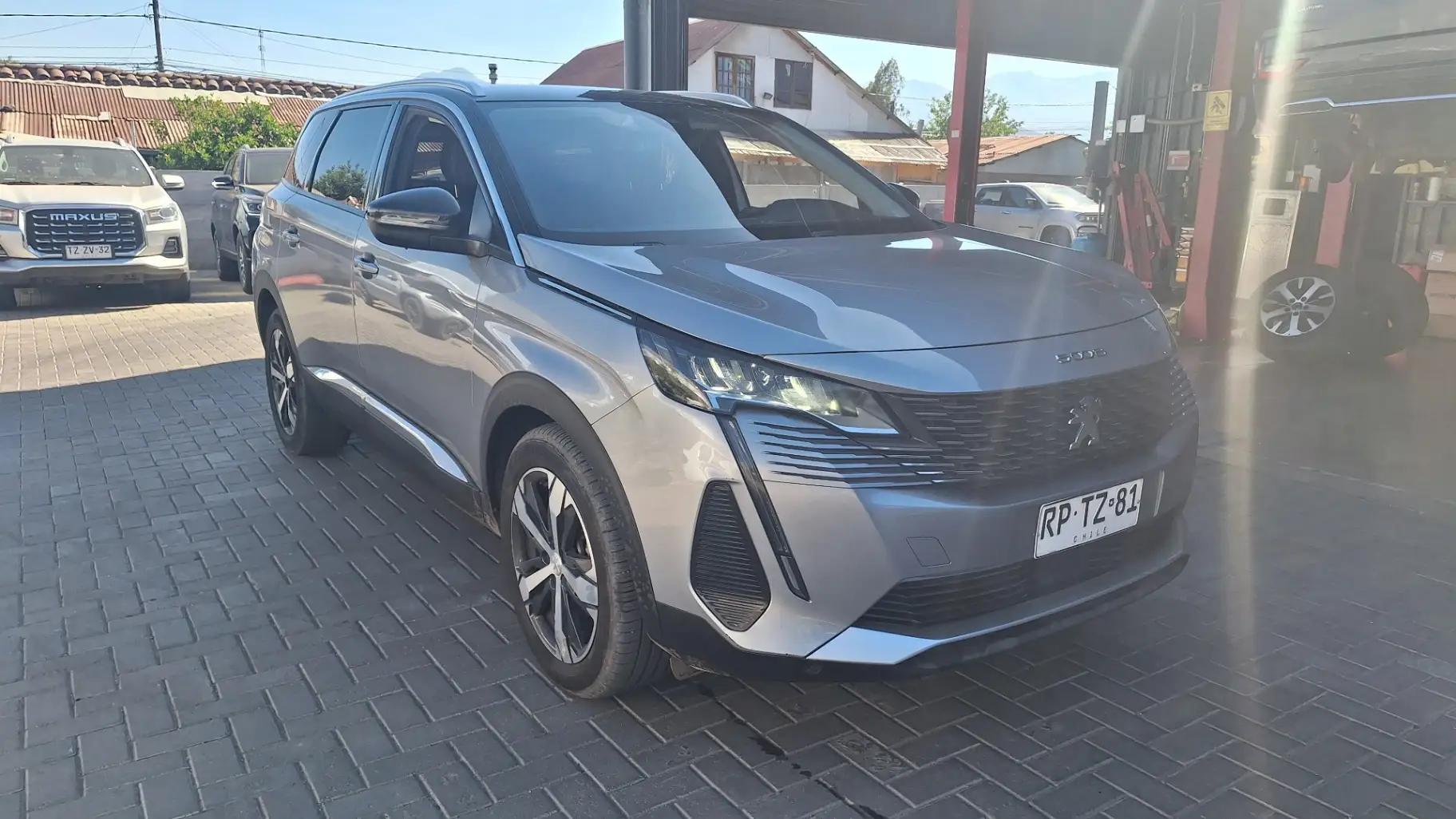 Station Wagon Peugeot 5008