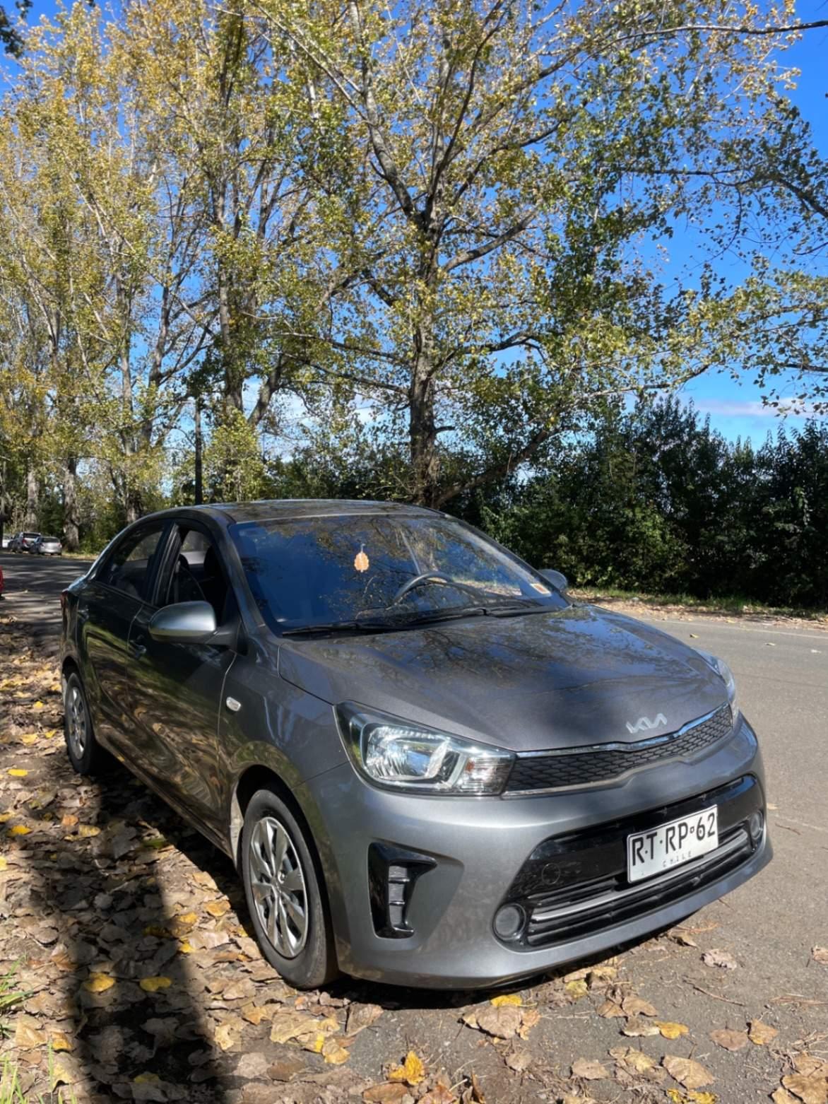 Automovil Kia Soluto