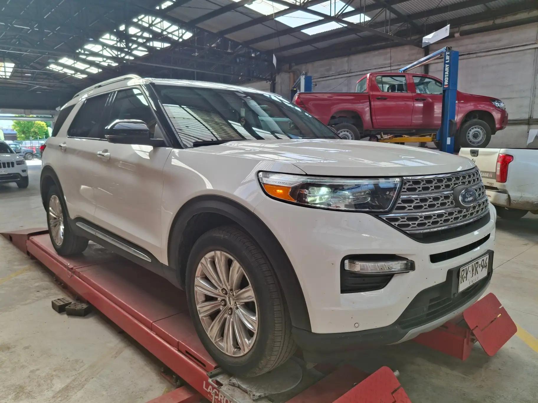 Station Wagon Ford Explorer