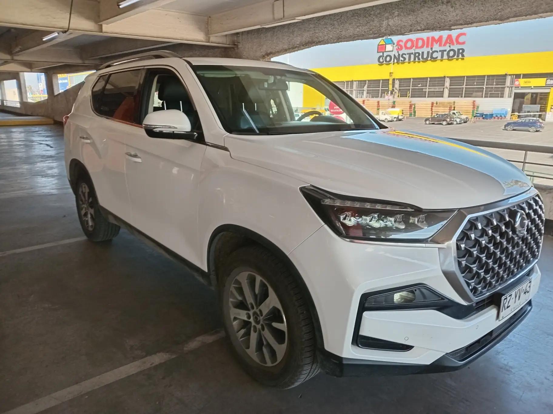 Station Wagon Ssangyong New Rexton