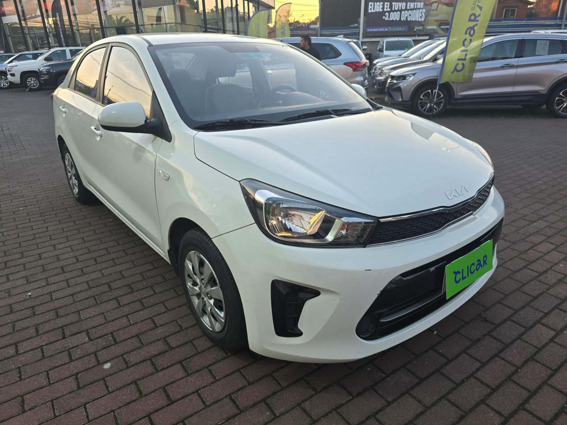 Automovil Kia Soluto
