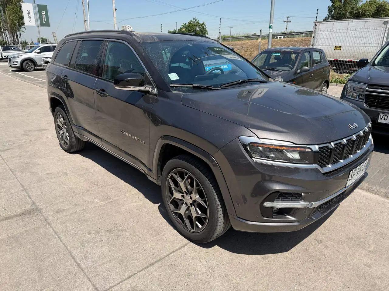 Station Wagon Jeep Commander