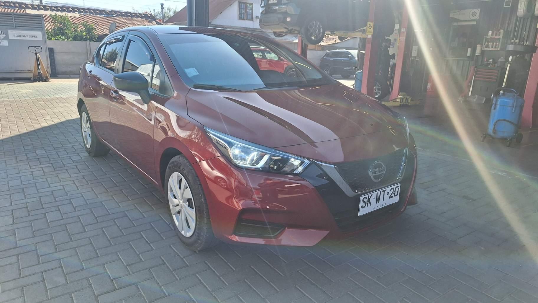 Automovil Nissan Versa