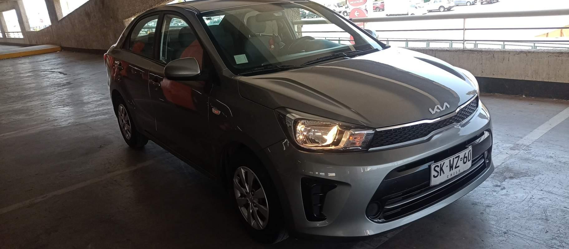 Automovil Kia Soluto