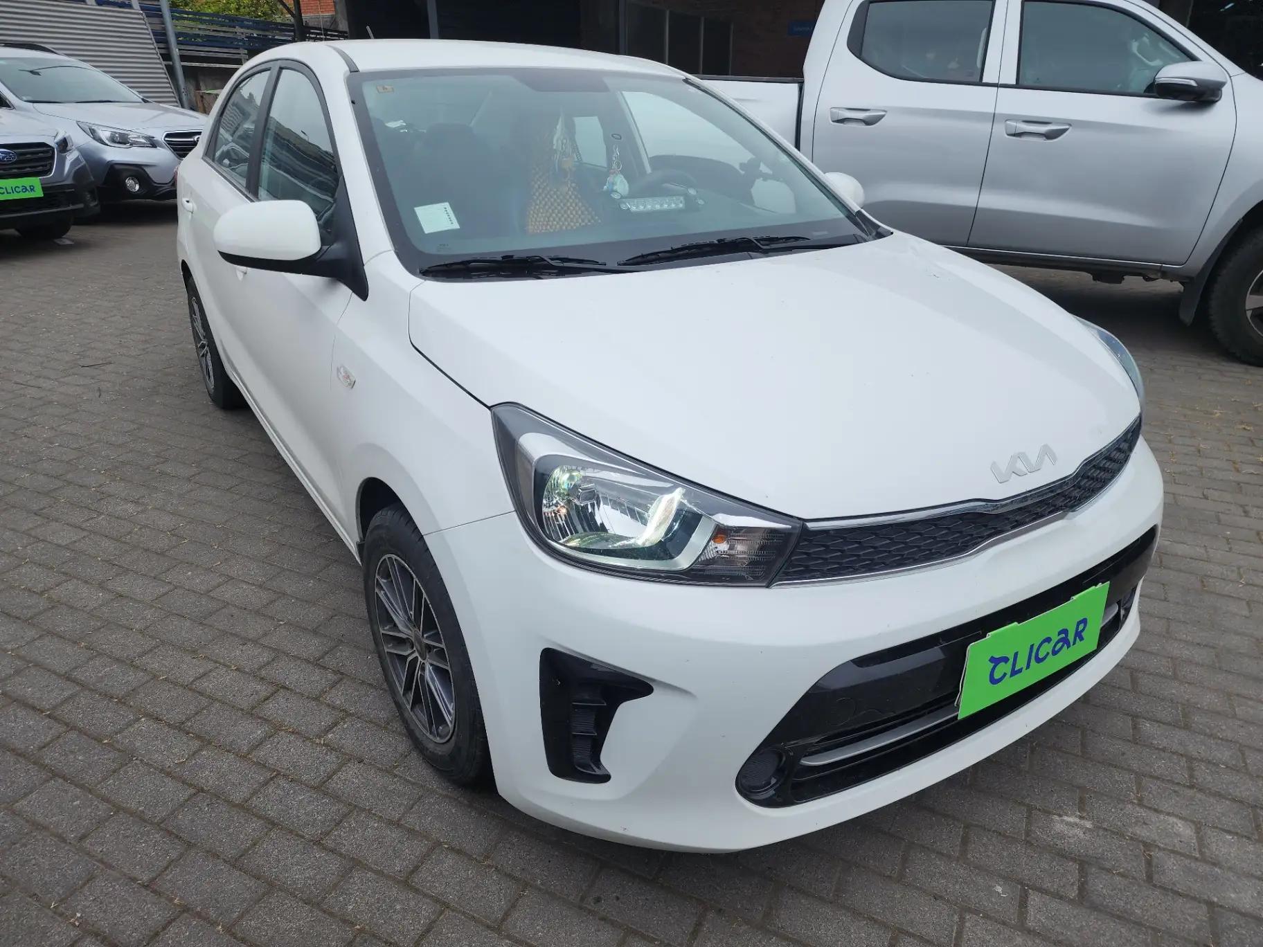 Automovil Kia Soluto