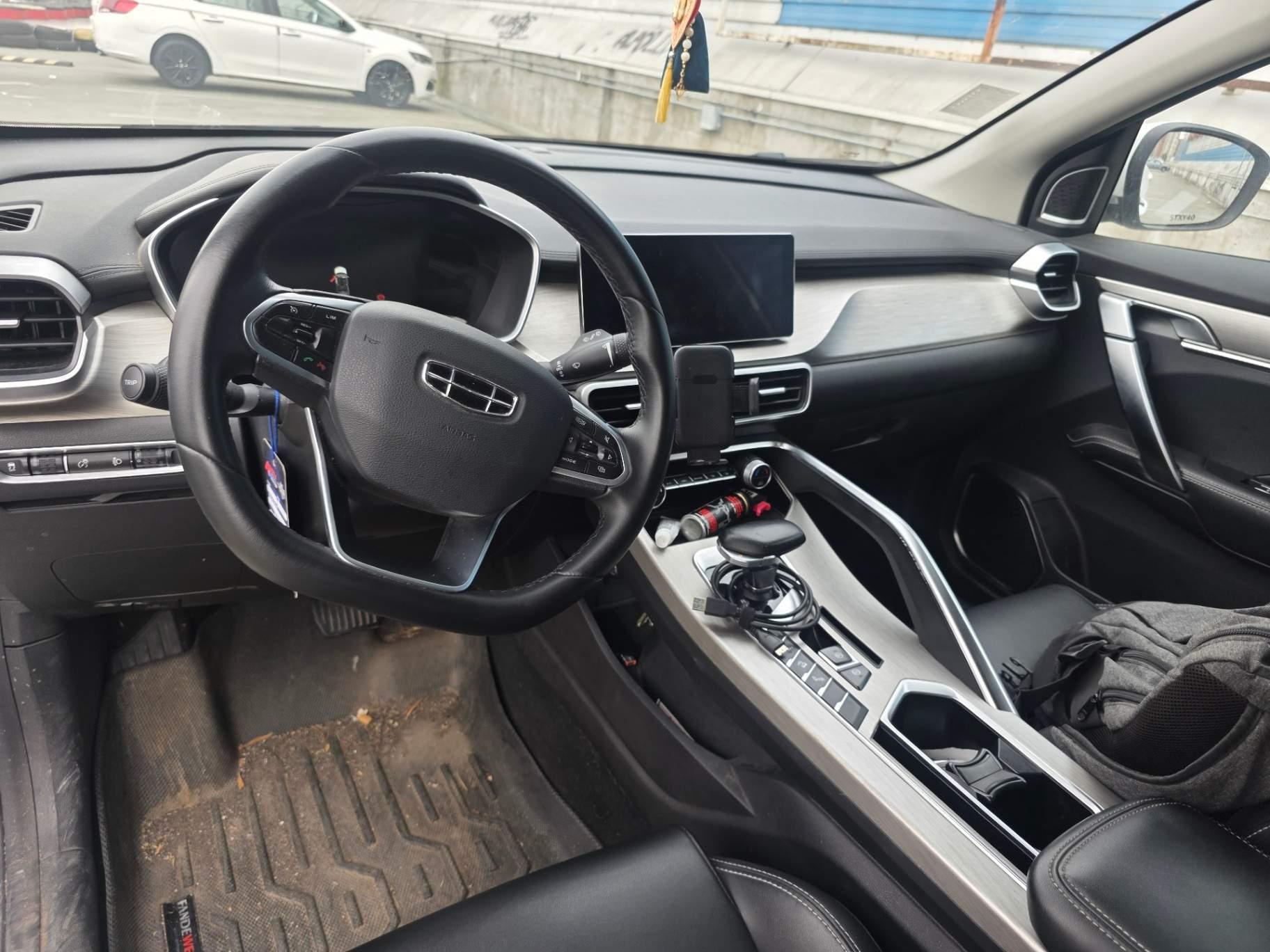 Suv Geely Coolray