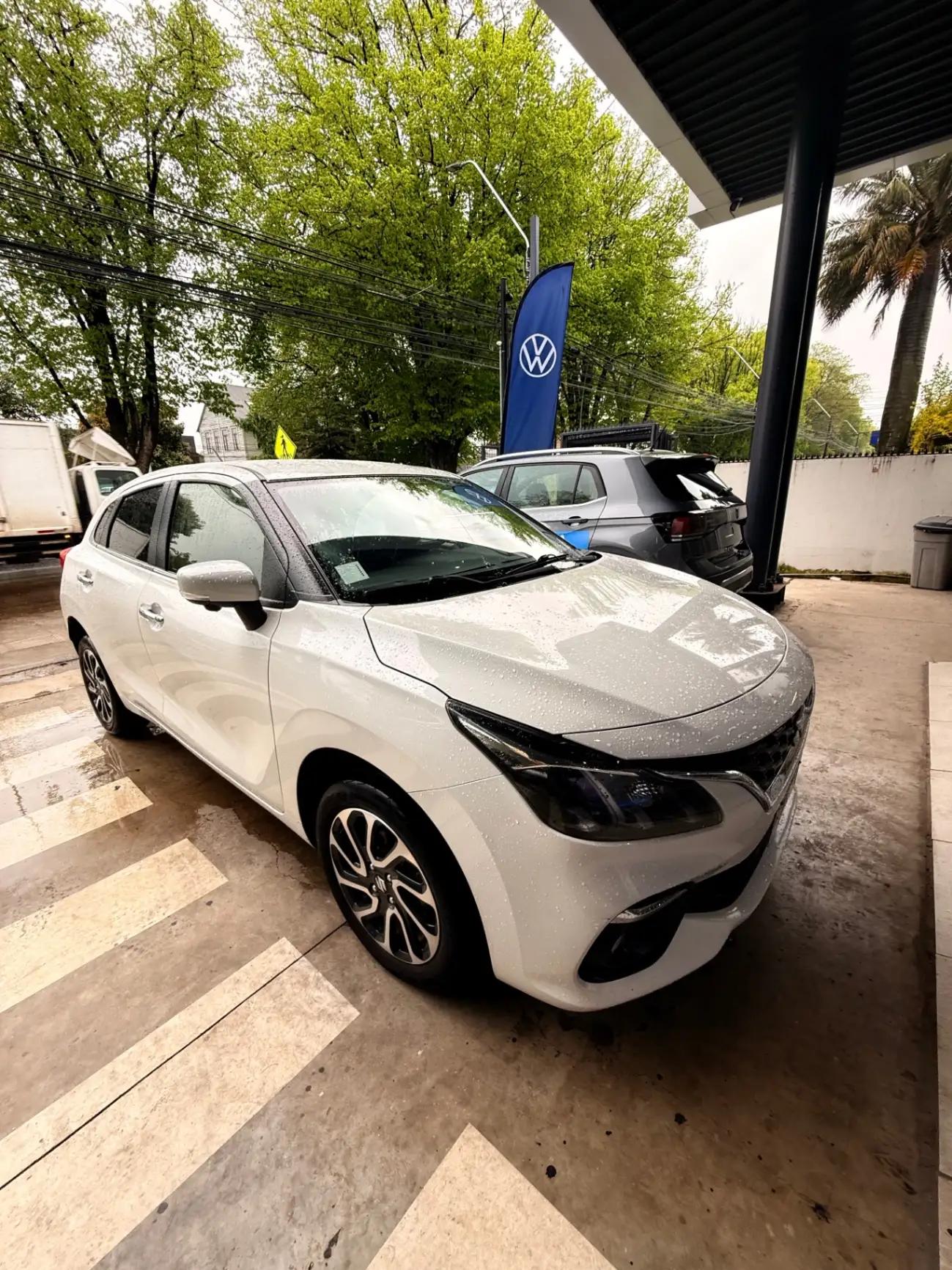 Automovil Suzuki Baleno