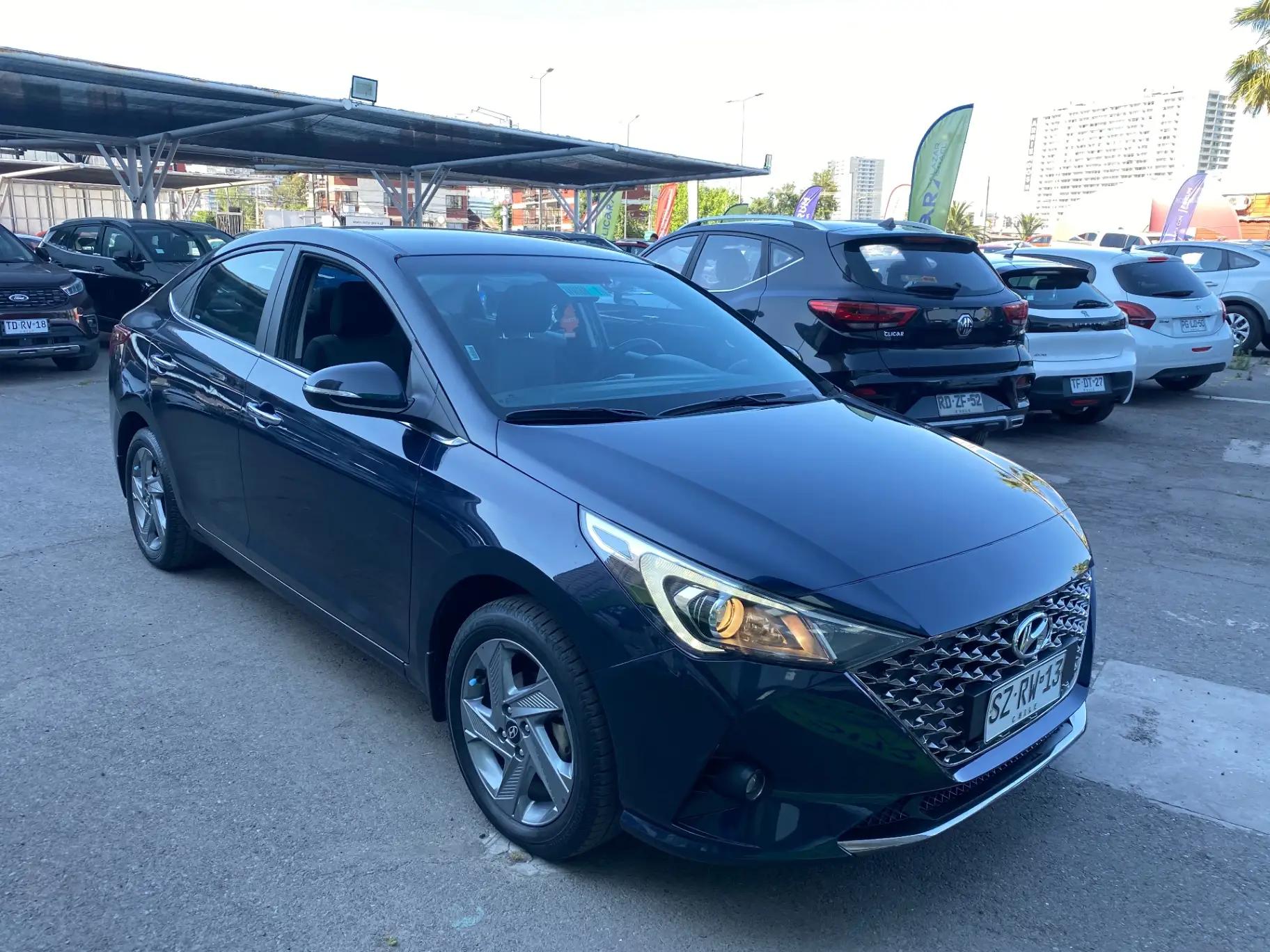 Automovil Hyundai Accent Hb