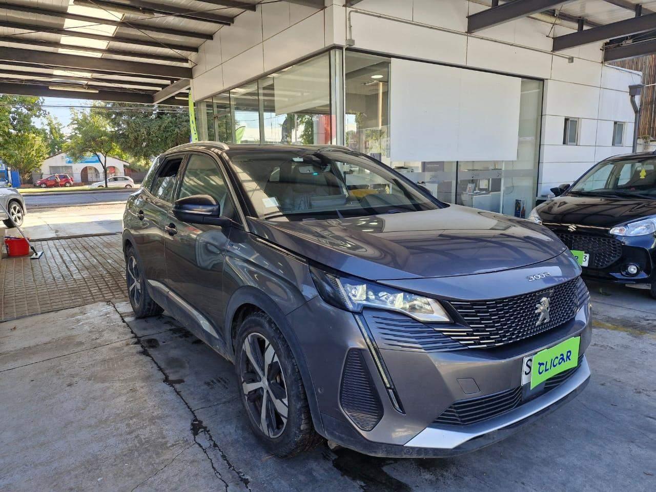 Hatchback Peugeot 3008