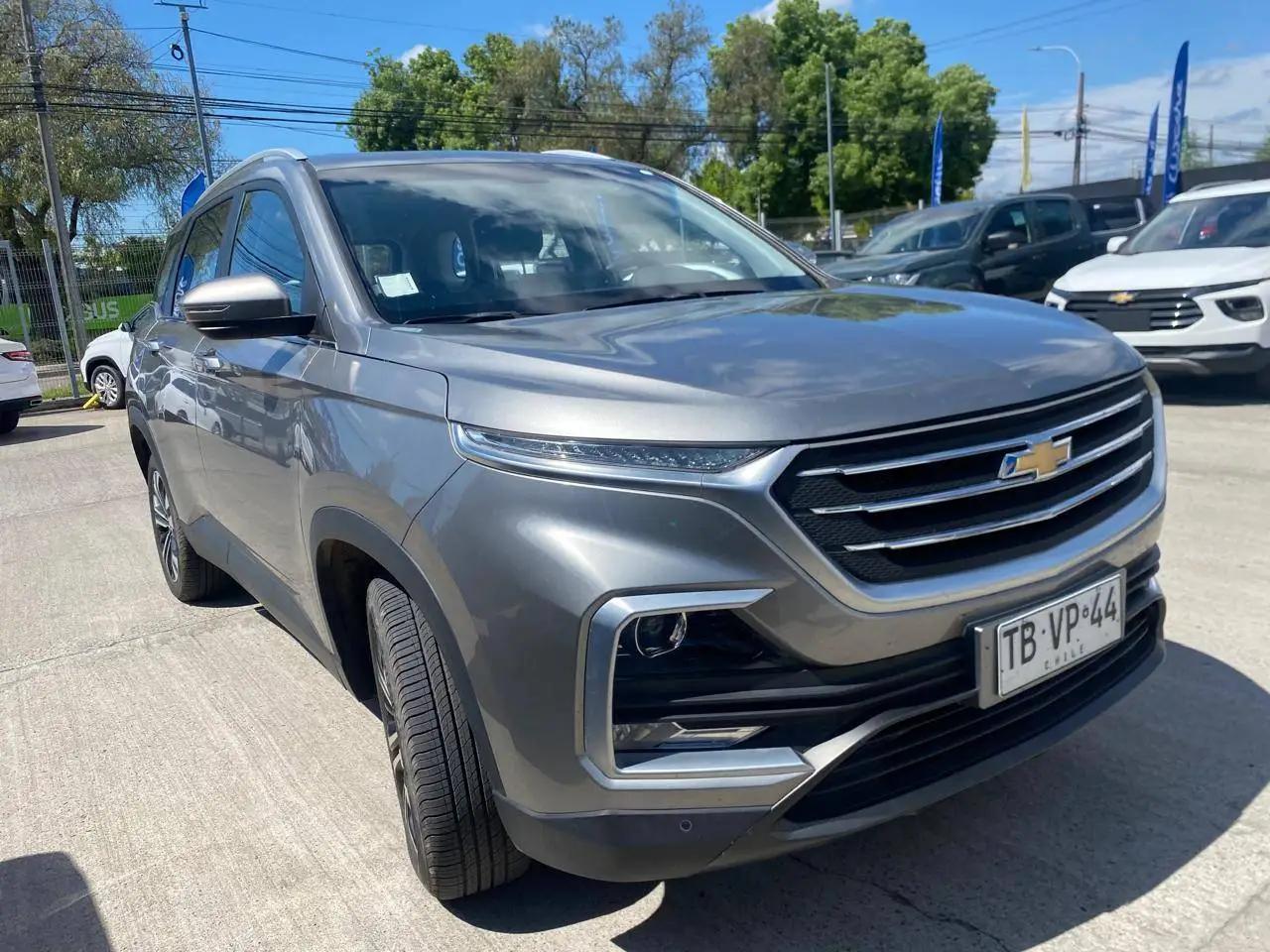 Station Wagon Chevrolet Captiva