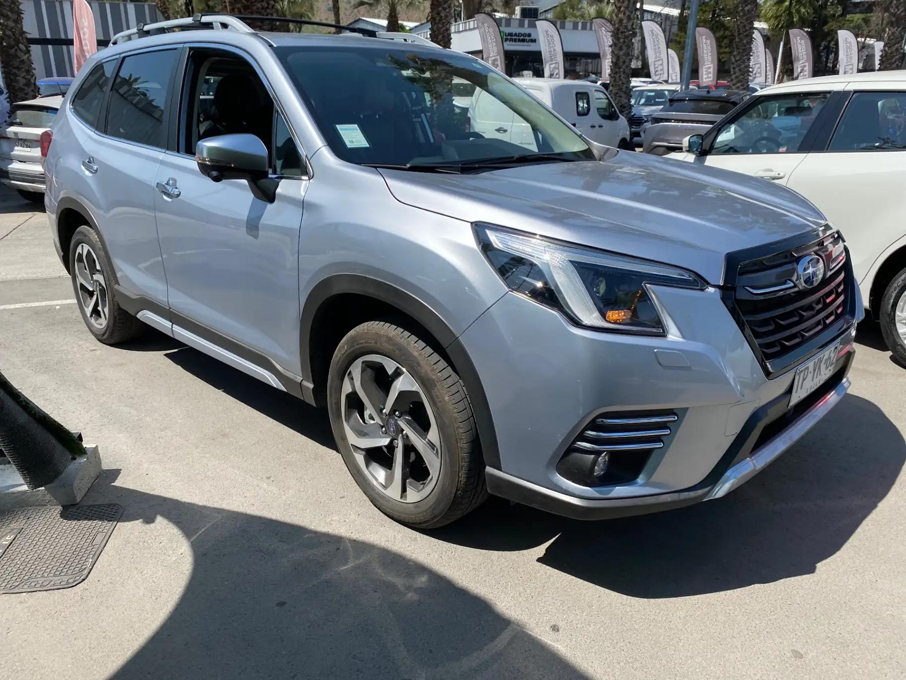 Station Wagon Subaru Forester