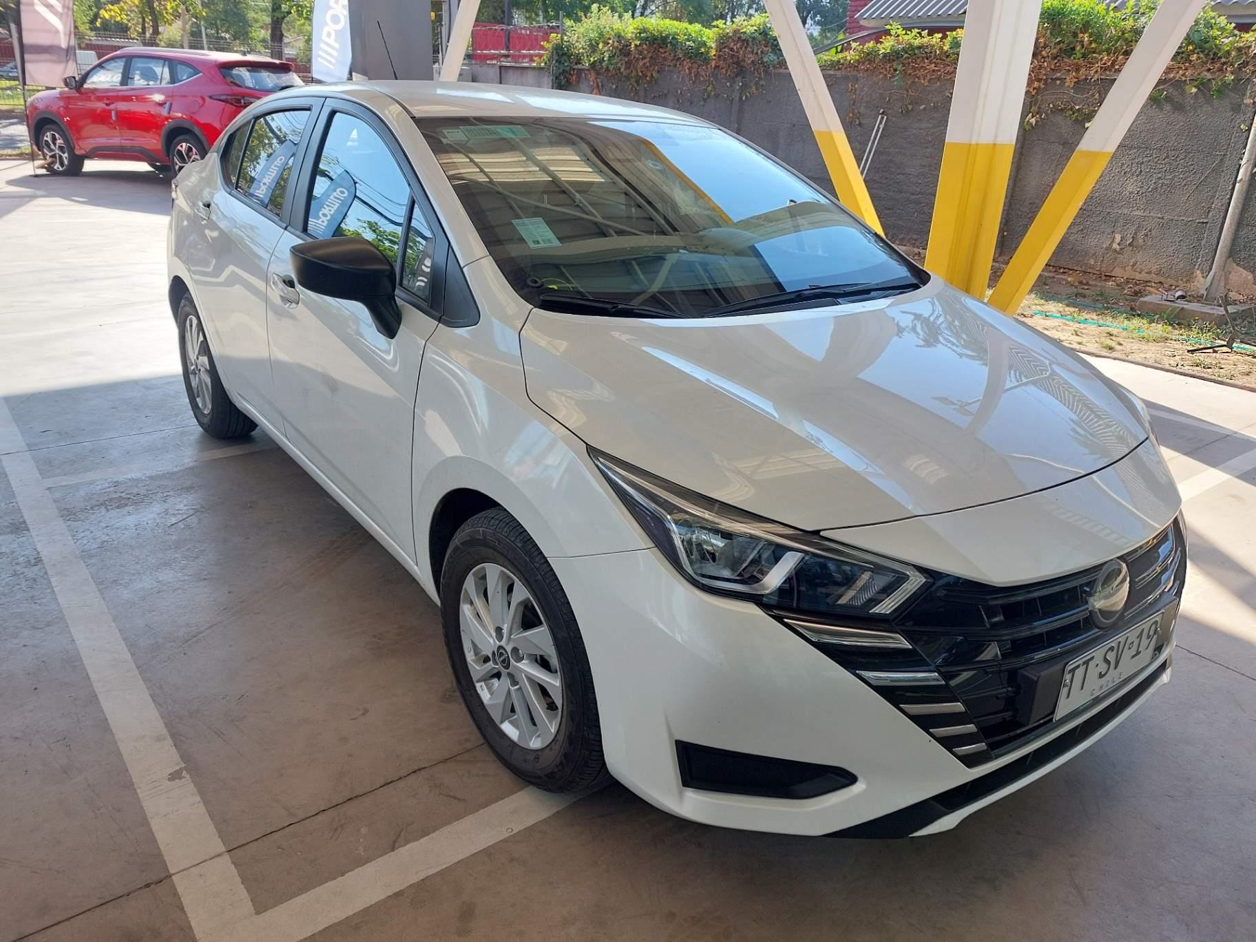 Automovil Nissan Versa