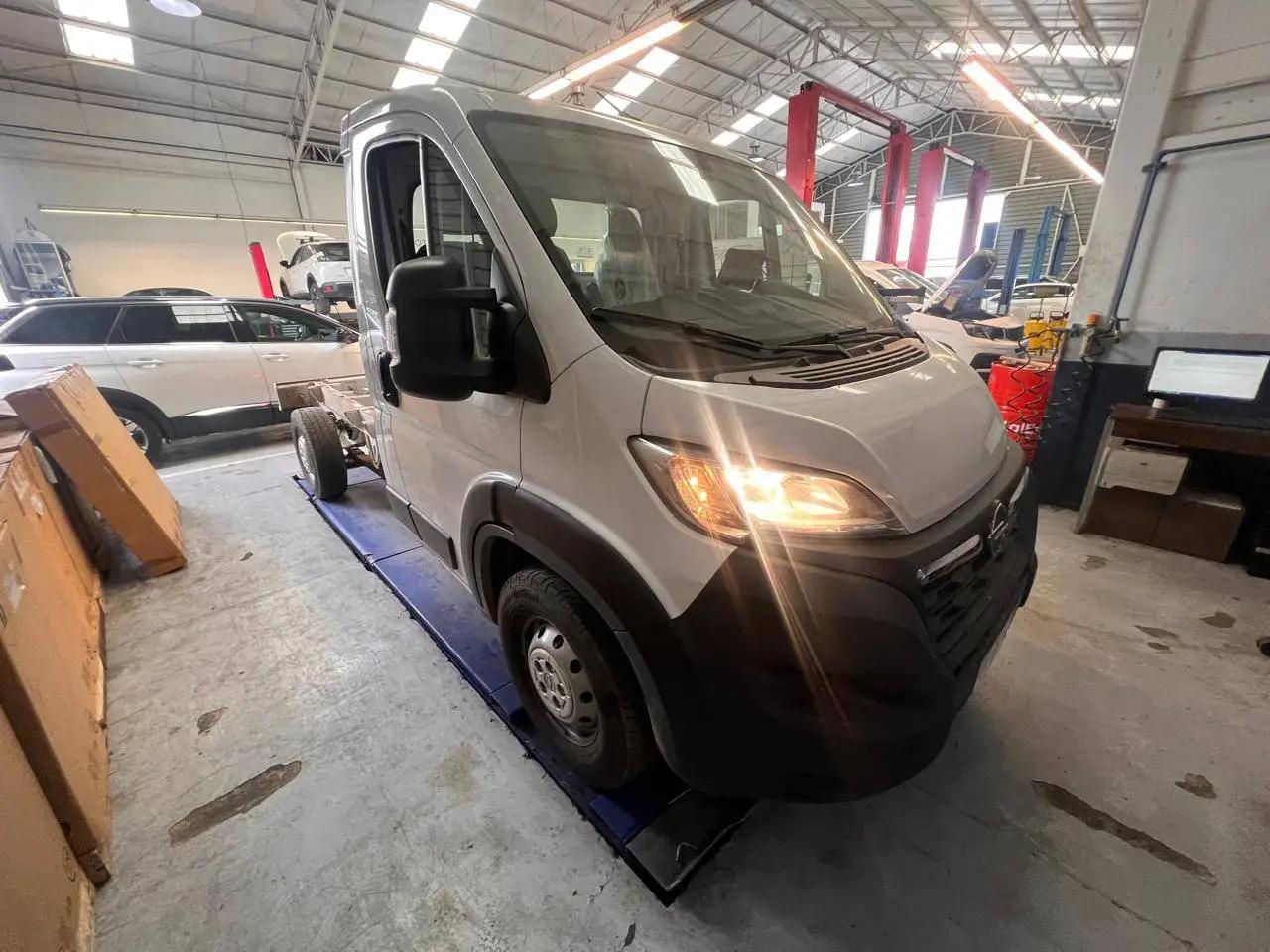 Camioneta Opel Movano