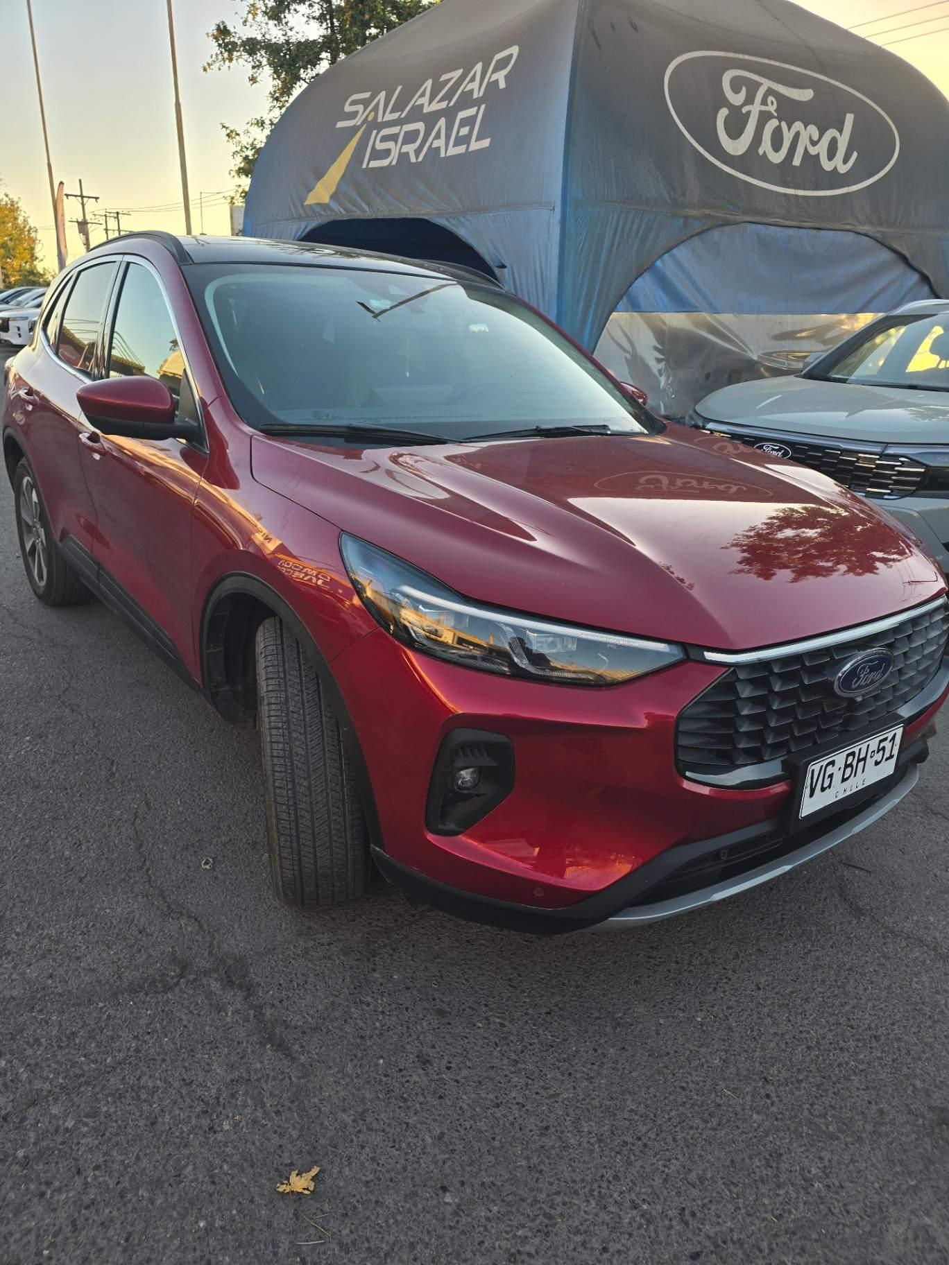 Station Wagon Ford Escape