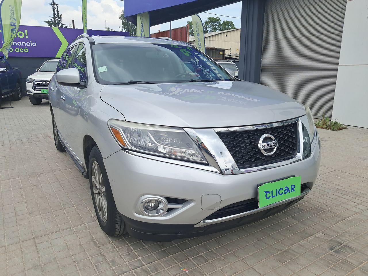 Hatchback Nissan Pathfinder