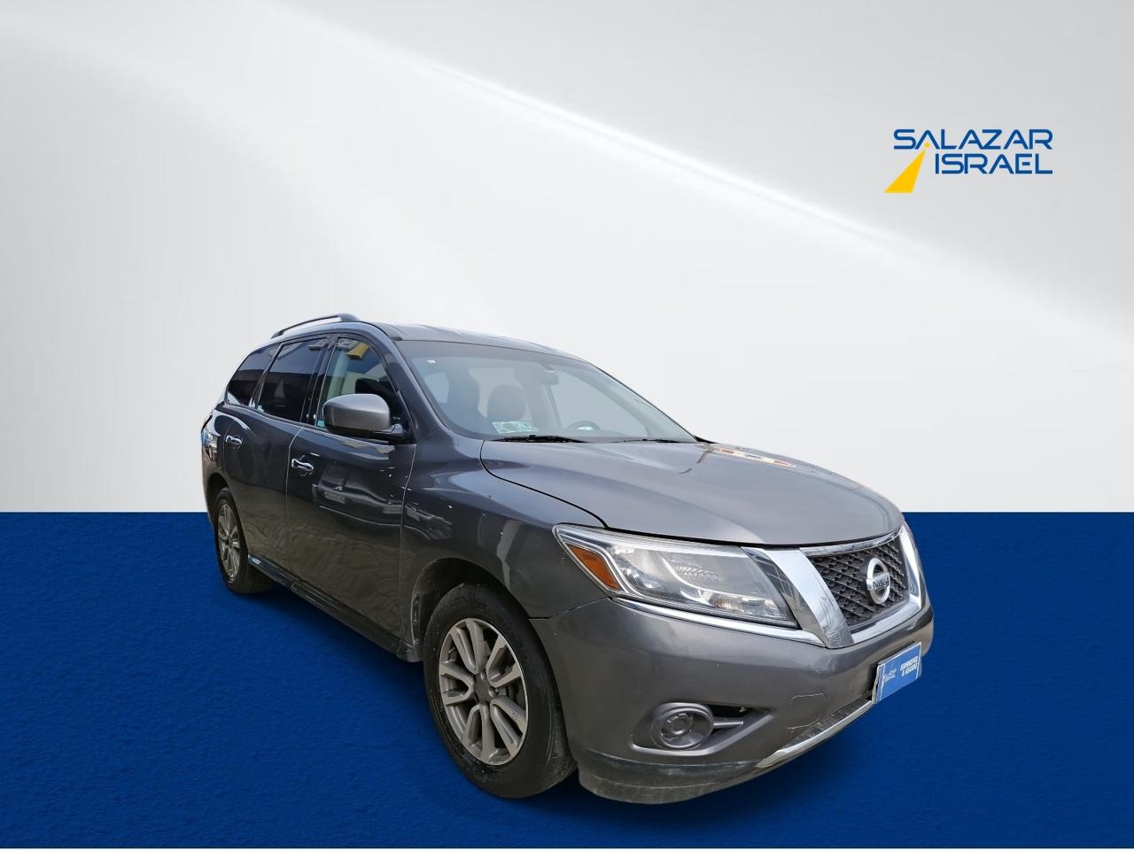 Station Wagon Nissan Pathfinder