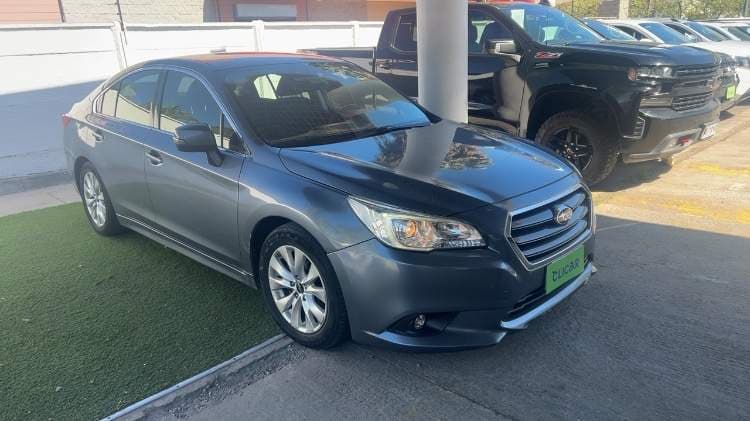 Automovil Subaru Legacy