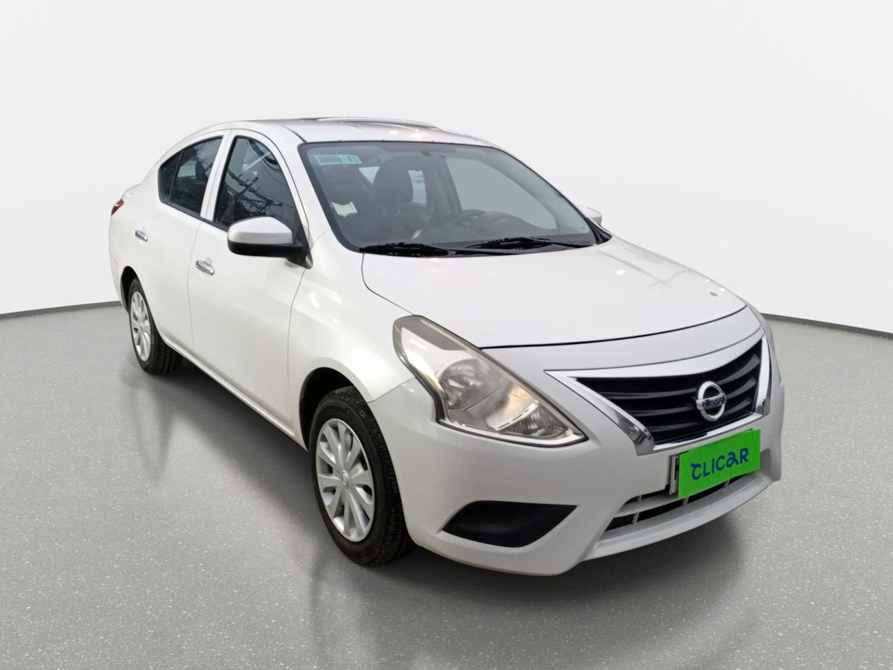 Automovil Nissan Versa