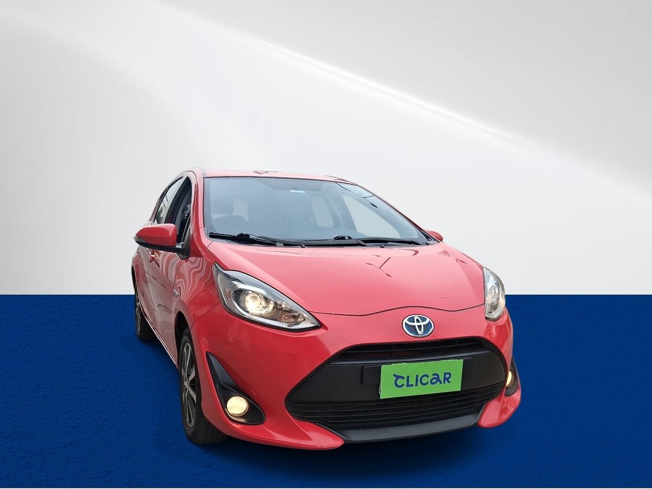 Automovil Toyota Prius C
