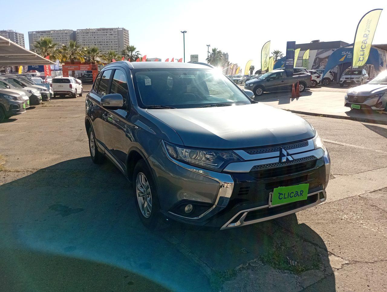 Station Wagon Mitsubishi Outlander