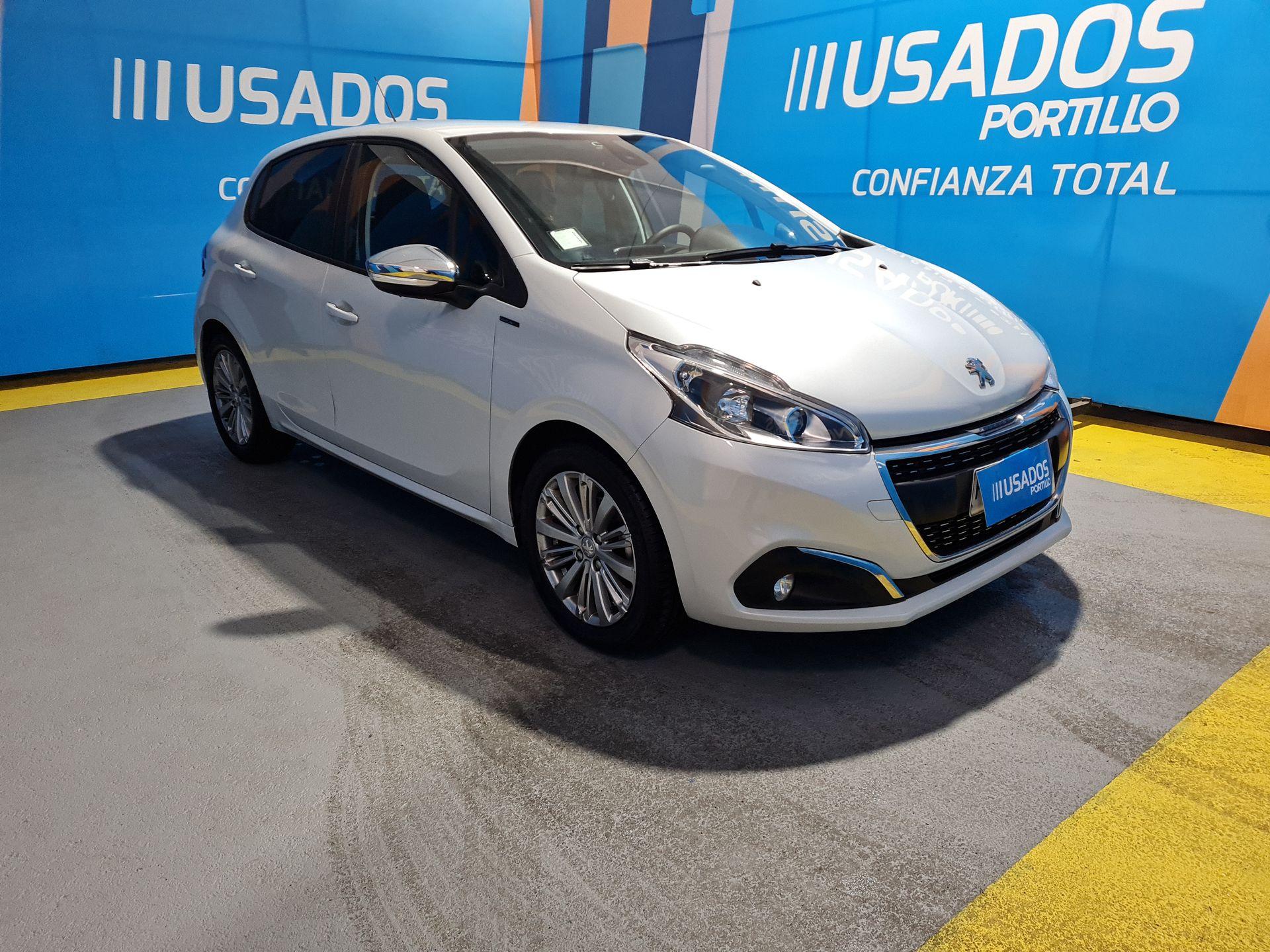 Automovil Peugeot 208