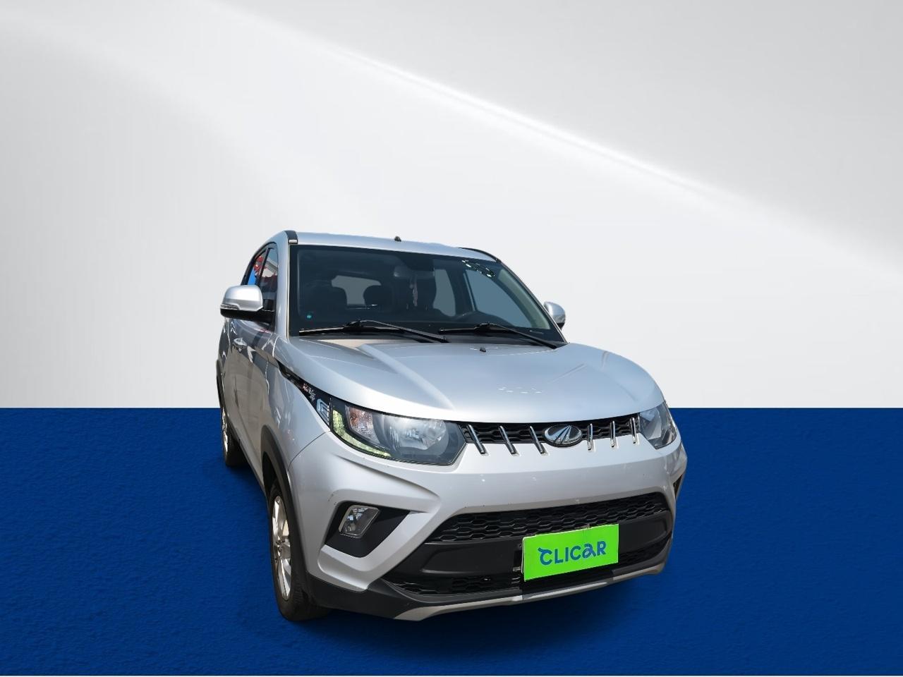 Hatchback Mahindra Kuv100